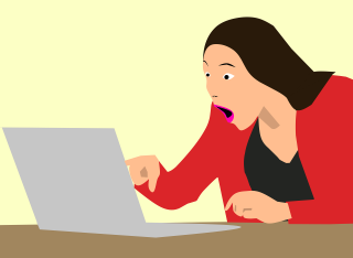 Illustrasjon av en dame som ser overrasket på en pc skjerm