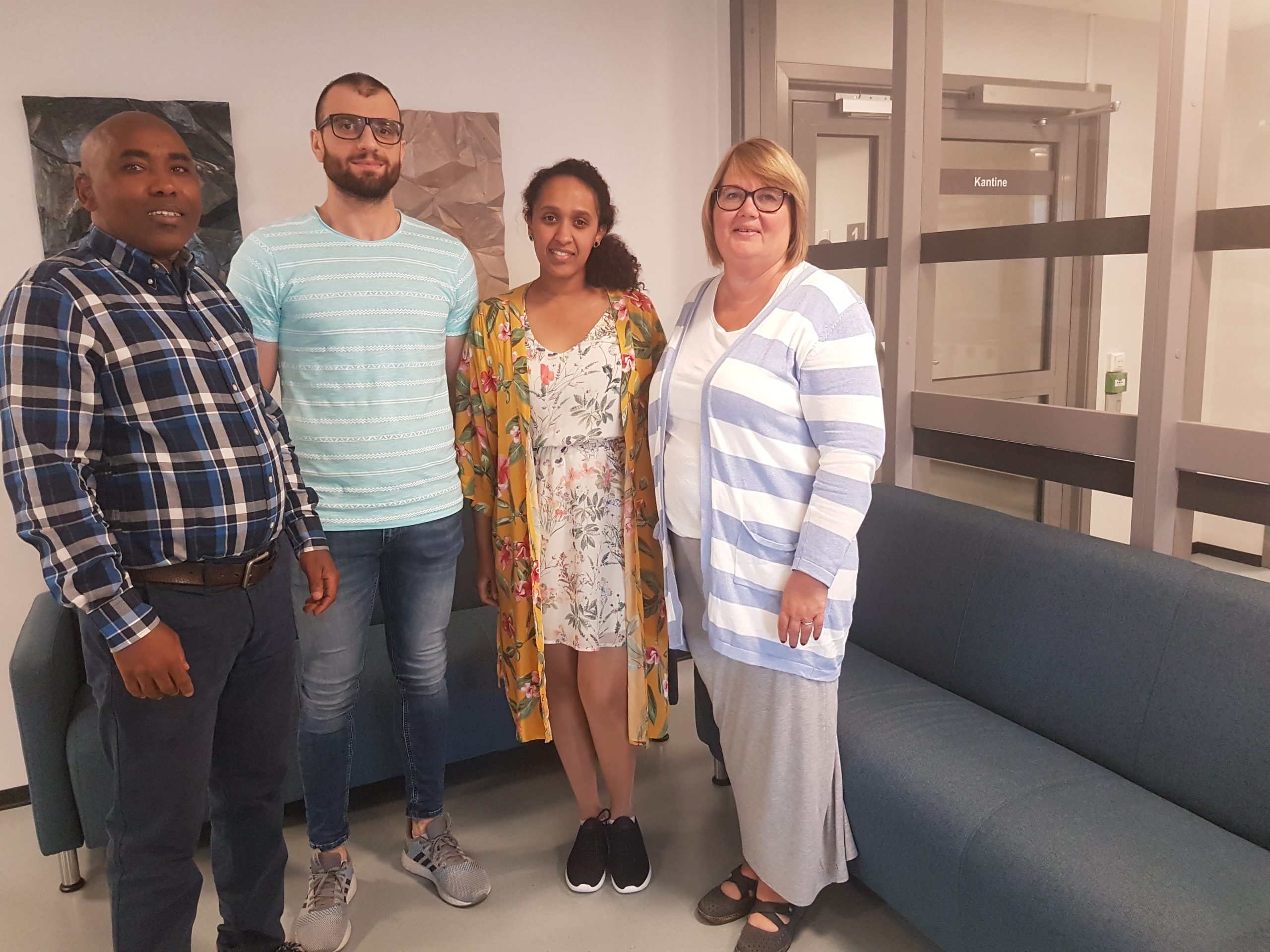 Gruppebilde sendt sammen med bursdagshilsen til Tema Morsmål fra Harstad kommune