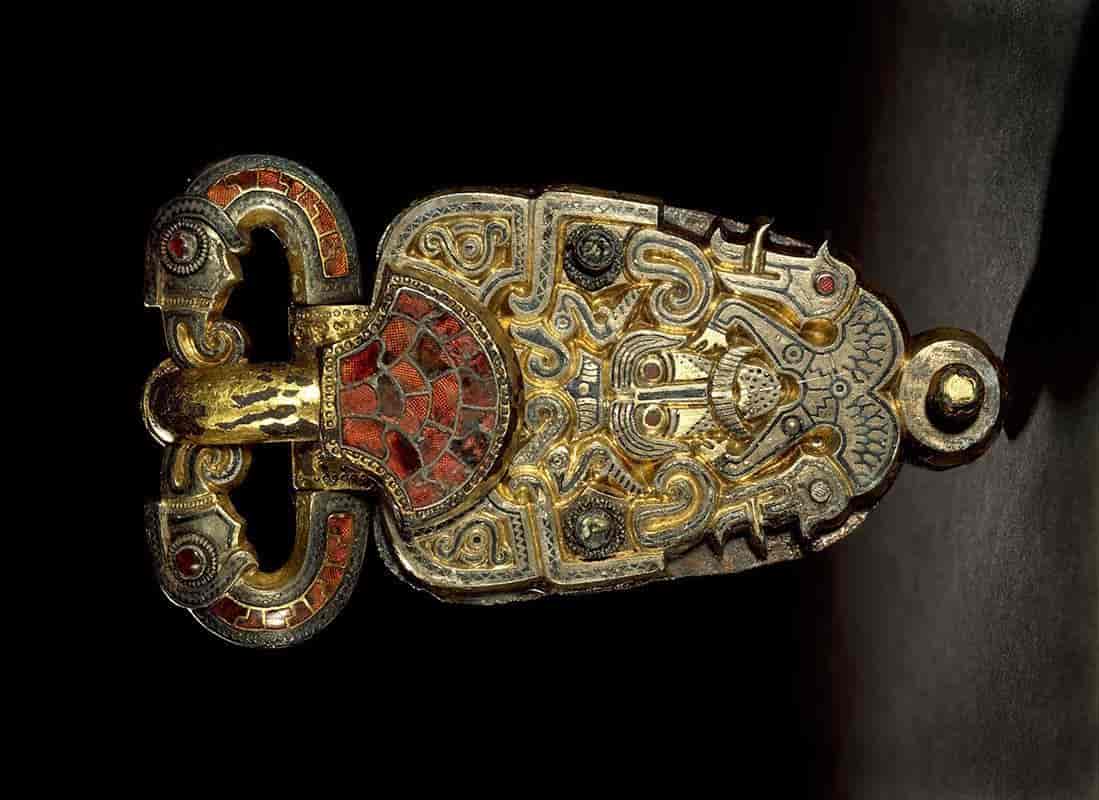 Beltespennen i Vendel-stil, funn gjort mellom 1862 og 1912 ved Åker gård utenfor Hamar.